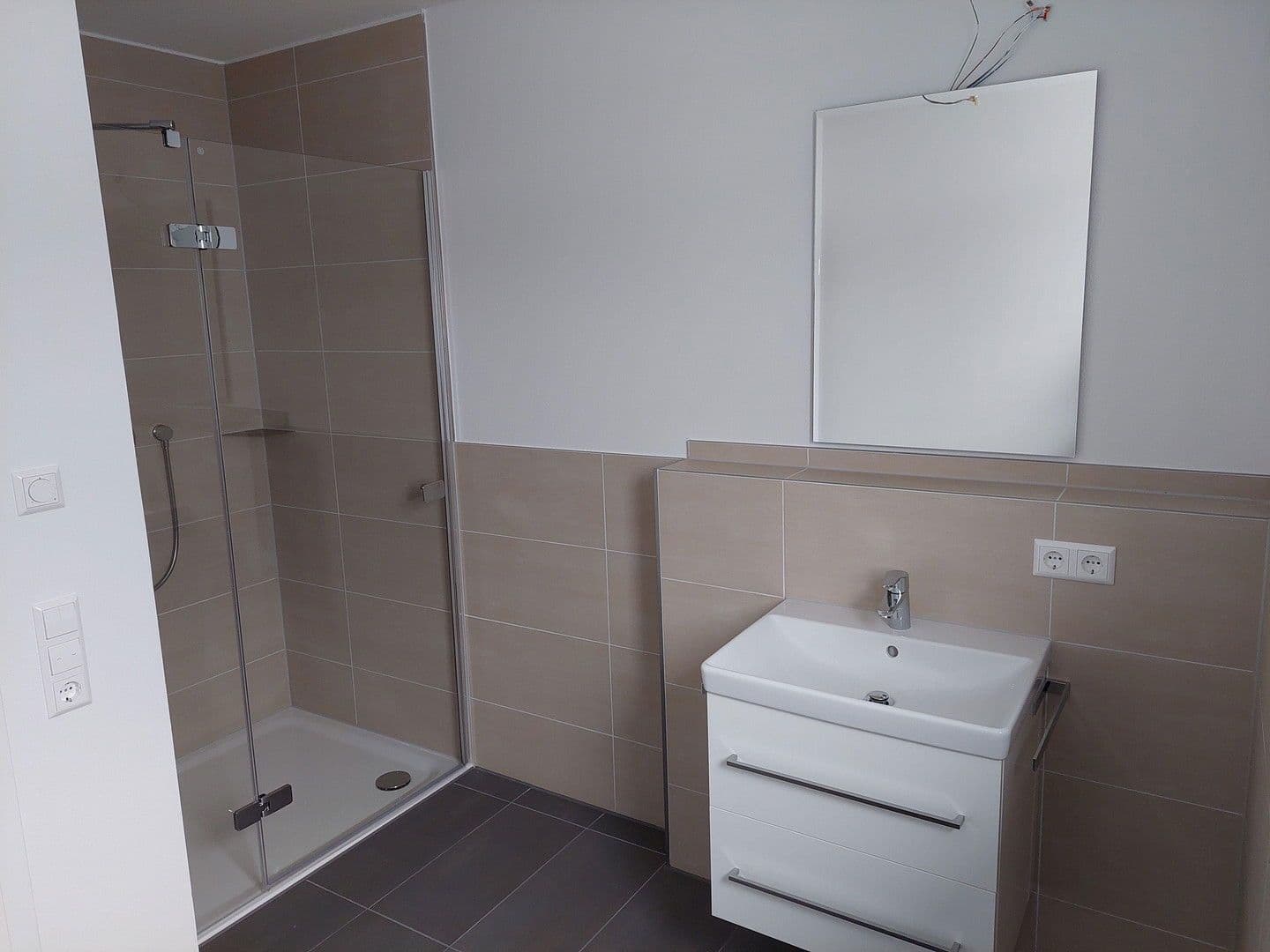 Prenájom bytu 3-izbový 86 m², Eggenstein-Leopoldshafen, Bádensko-Wurttembersko Prenájom bytu 3-izbový 86 m², Eggenstein-Leopoldshafen, Bádensko-Wurttembersko