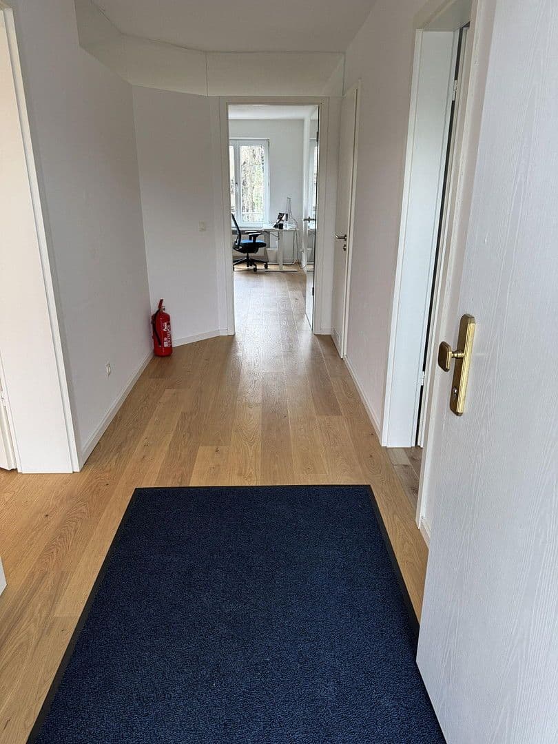 Prenájom kancelárie 11 m², Hirtenweg 6, Grünwald, Bavorsko Prenájom kancelárie 11 m², Hirtenweg 6, Grünwald, Bavorsko