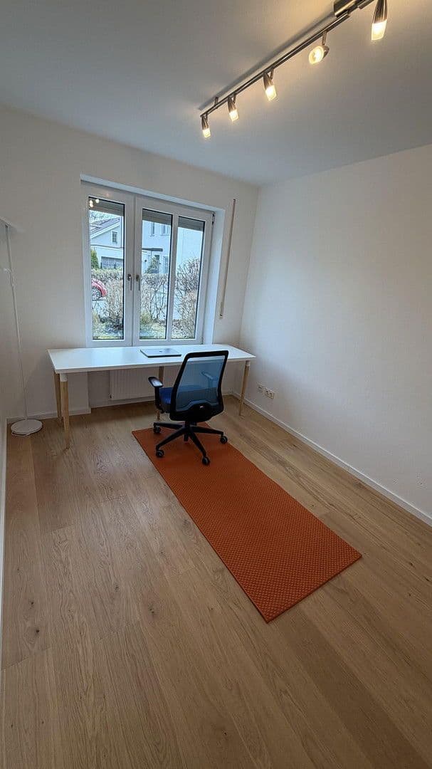 Prenájom kancelárie 11 m², Hirtenweg 6, Grünwald, Bavorsko Prenájom kancelárie 11 m², Hirtenweg 6, Grünwald, Bavorsko