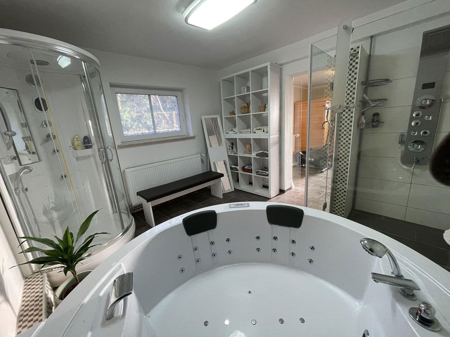 Predaj domu 400 m², pozemek 960 m², Berlin, Berlín Predaj domu 400 m², pozemek 960 m², Berlin, Berlín