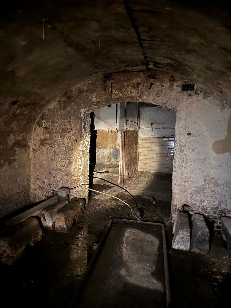 Prenájom nebytového priestoru 1.000 m², Am Buchenbaum 31, Duisburg Mitte, Severné Porýnie - Westfálsko Prenájom nebytového priestoru 1.000 m², Am Buchenbaum 31, Duisburg Mitte, Severné Porýnie - Westfálsko