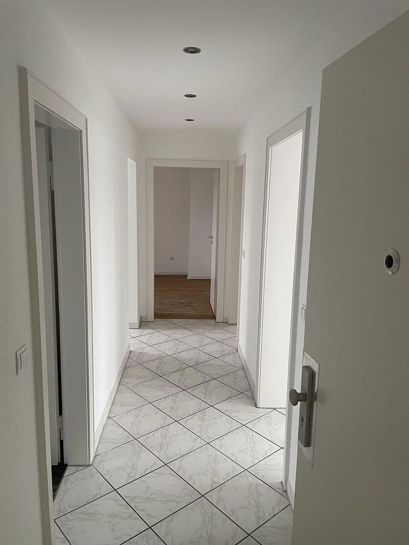 Prenájom bytu 3-izbový 63 m², Steckendorfer Str. 176, Krefeld, Severné Porýnie - Westfálsko Prenájom bytu 3-izbový 63 m², Steckendorfer Str. 176, Krefeld, Severné Porýnie - Westfálsko