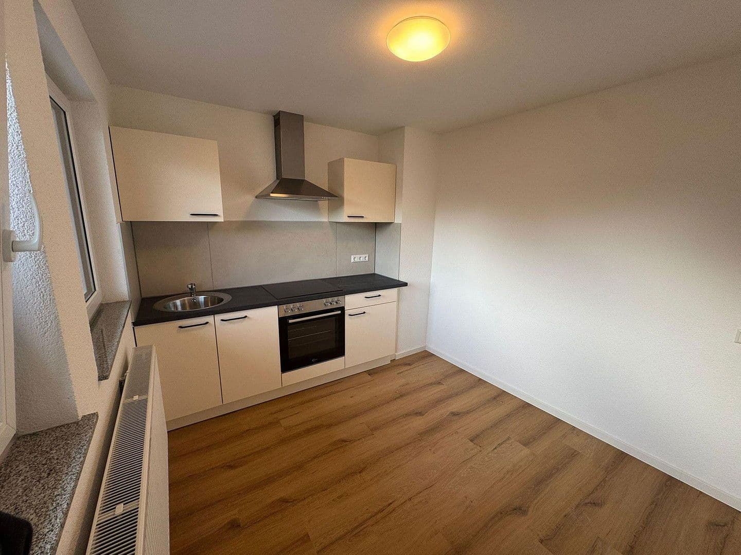 Prenájom bytu 2-izbový 58 m², Mittelstraße 125, Mannheim, Bádensko-Wurttembersko Prenájom bytu 2-izbový 58 m², Mittelstraße 125, Mannheim, Bádensko-Wurttembersko