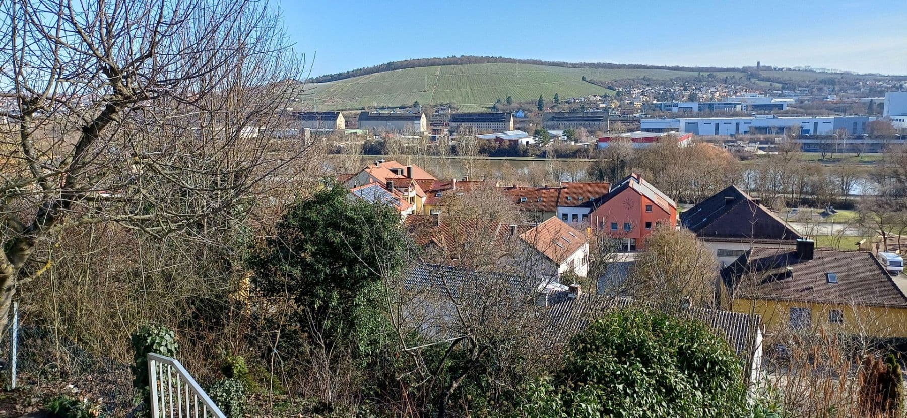 Predaj domu 135 m², pozemek 320 m², Zell am Main, Bavorsko Predaj domu 135 m², pozemek 320 m², Zell am Main, Bavorsko