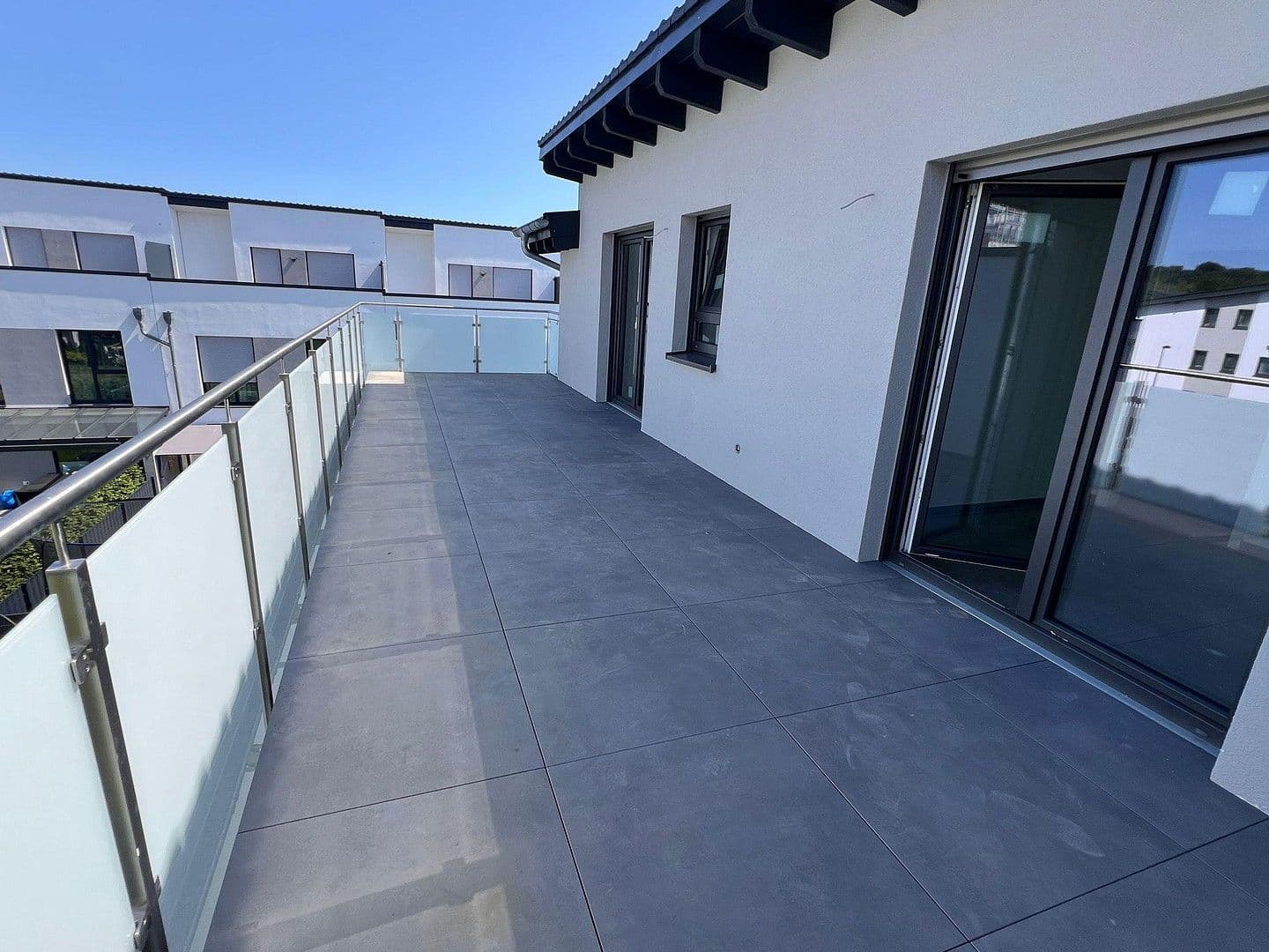 Prenájom bytu 3-izbový 85 m², Offenbach, Hesensko Prenájom bytu 3-izbový 85 m², Offenbach, Hesensko