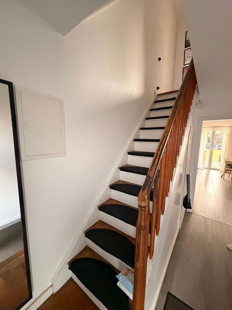 Prenájom domu 89 m², pozemek 165 m², Am Wullwinkel 35, Hannover, Dolné Sasko Prenájom domu 89 m², pozemek 165 m², Am Wullwinkel 35, Hannover, Dolné Sasko