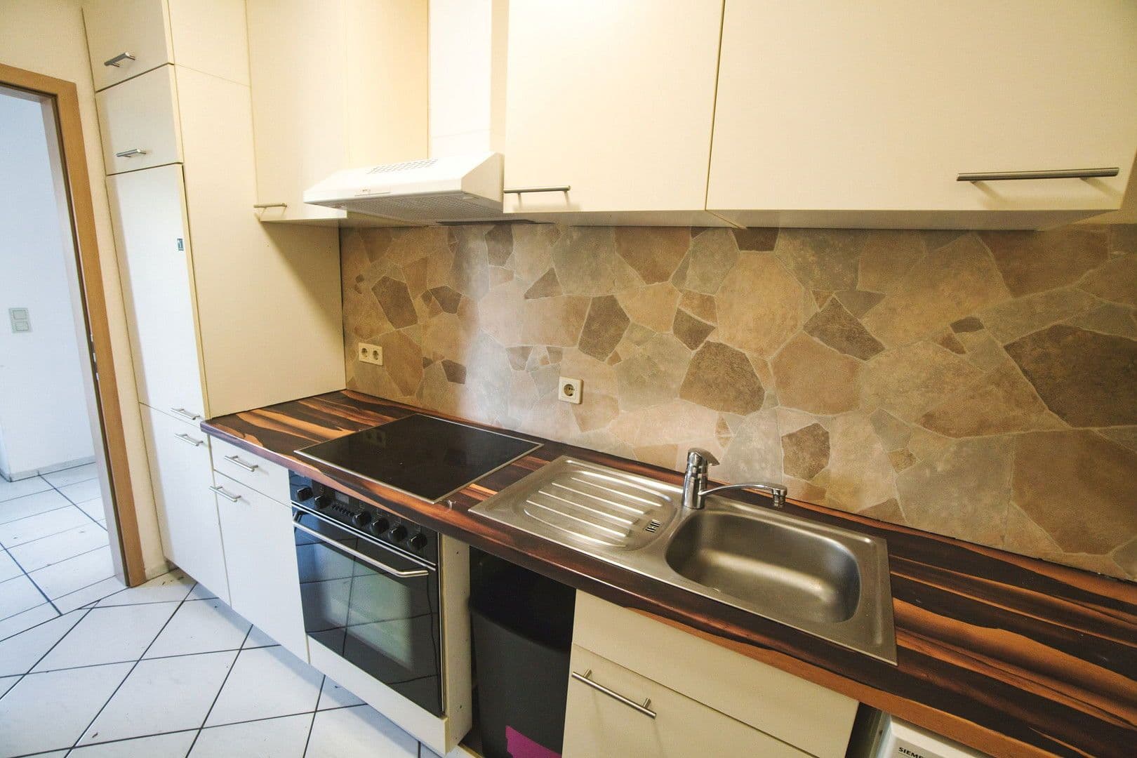 Prenájom bytu 3-izbový 98 m², Glücksstädter Straße 19, Weddelbrook, Šlezvicko-Holštajnsko Prenájom bytu 3-izbový 98 m², Glücksstädter Straße 19, Weddelbrook, Šlezvicko-Holštajnsko