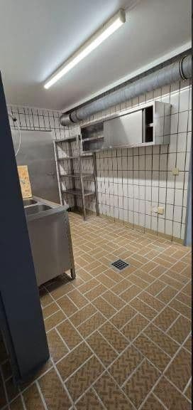 Prenájom nebytového priestoru 300 m², Baden-Baden, Bádensko-Wurttembersko Prenájom nebytového priestoru 300 m², Baden-Baden, Bádensko-Wurttembersko