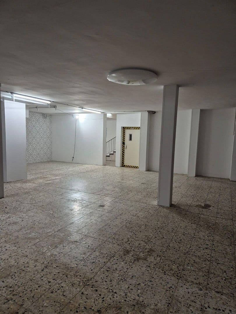 Prenájom nebytového priestoru 800 m², Gertherstr. 8-10, Bochum Gerthe, Severné Porýnie - Westfálsko Prenájom nebytového priestoru 800 m², Gertherstr. 8-10, Bochum Gerthe, Severné Porýnie - Westfálsko