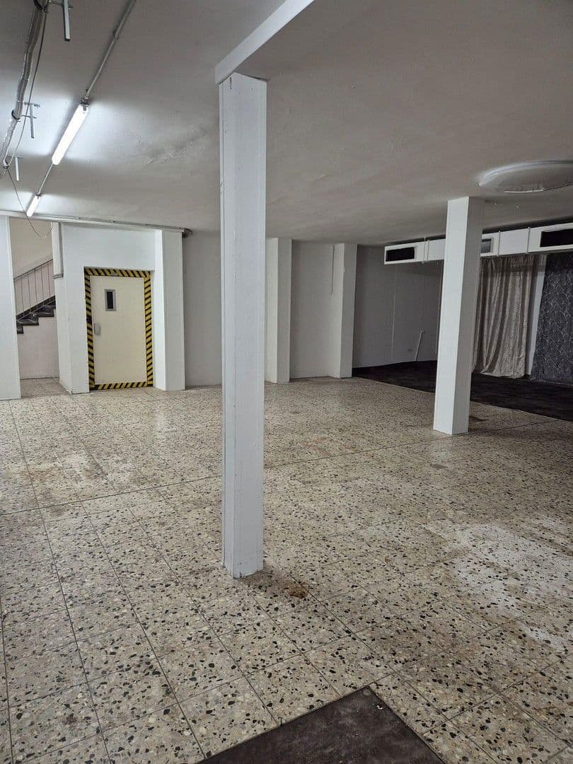 Prenájom nebytového priestoru 800 m², Gertherstr. 8-10, Bochum Gerthe, Severné Porýnie - Westfálsko Prenájom nebytového priestoru 800 m², Gertherstr. 8-10, Bochum Gerthe, Severné Porýnie - Westfálsko