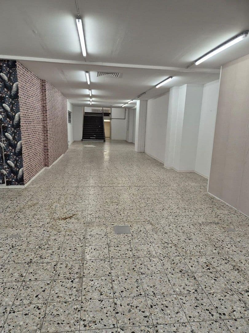 Prenájom nebytového priestoru 800 m², Gertherstr. 8-10, Bochum Gerthe, Severné Porýnie - Westfálsko Prenájom nebytového priestoru 800 m², Gertherstr. 8-10, Bochum Gerthe, Severné Porýnie - Westfálsko