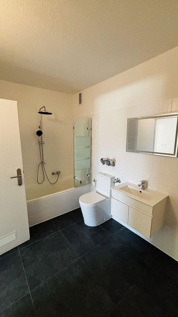 Prenájom bytu 3-izbový 93 m², Groß-Gerau, Hesensko Prenájom bytu 3-izbový 93 m², Groß-Gerau, Hesensko