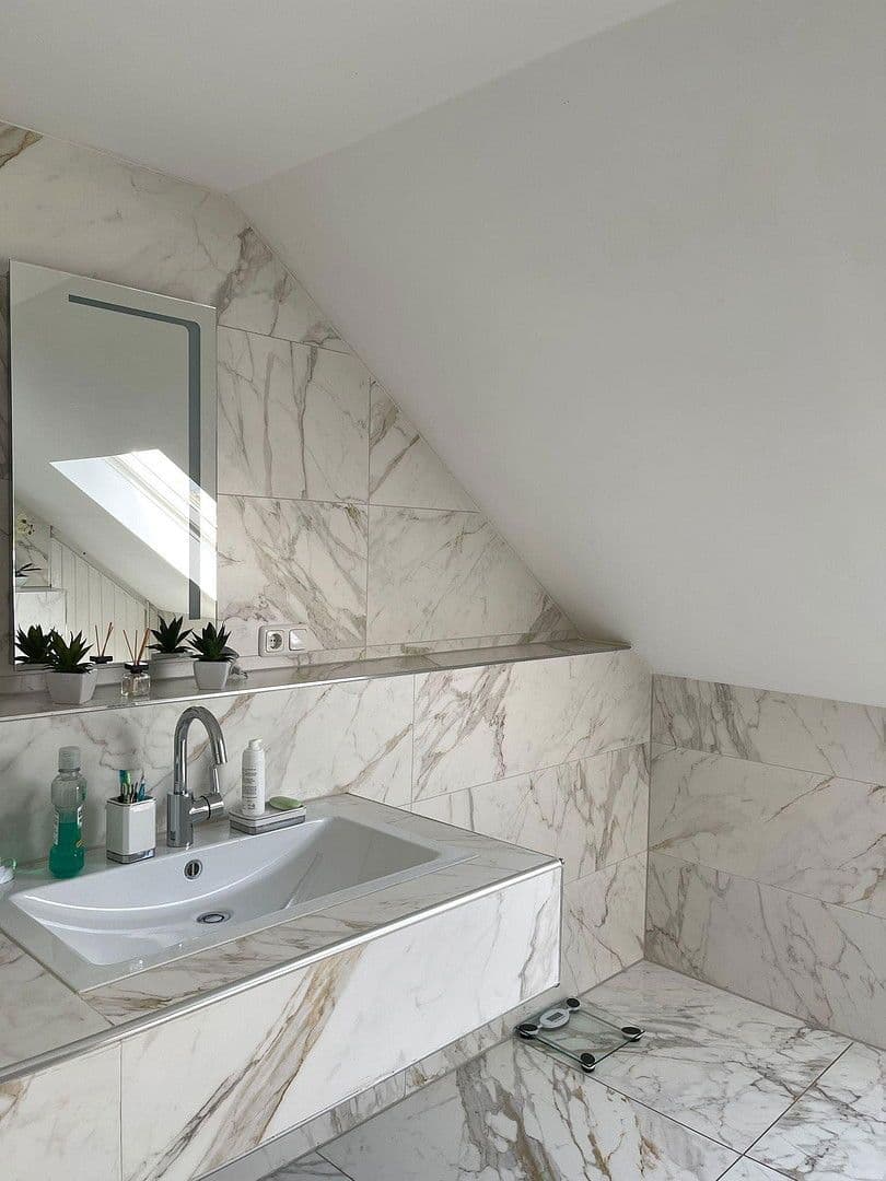 Predaj domu 189 m², pozemek 313 m², Schweinfurt, Bavorsko Predaj domu 189 m², pozemek 313 m², Schweinfurt, Bavorsko