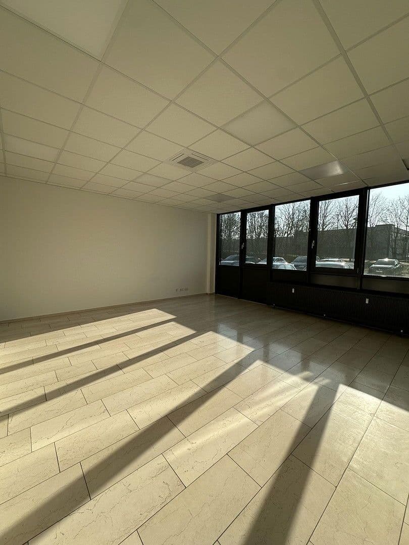 Prenájom kancelárie 162 m², Karl-Schurz-Straße, Paderborn, Severné Porýnie - Westfálsko Prenájom kancelárie 162 m², Karl-Schurz-Straße, Paderborn, Severné Porýnie - Westfálsko