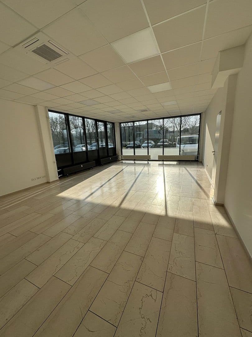 Prenájom kancelárie 162 m², Karl-Schurz-Straße, Paderborn, Severné Porýnie - Westfálsko Prenájom kancelárie 162 m², Karl-Schurz-Straße, Paderborn, Severné Porýnie - Westfálsko