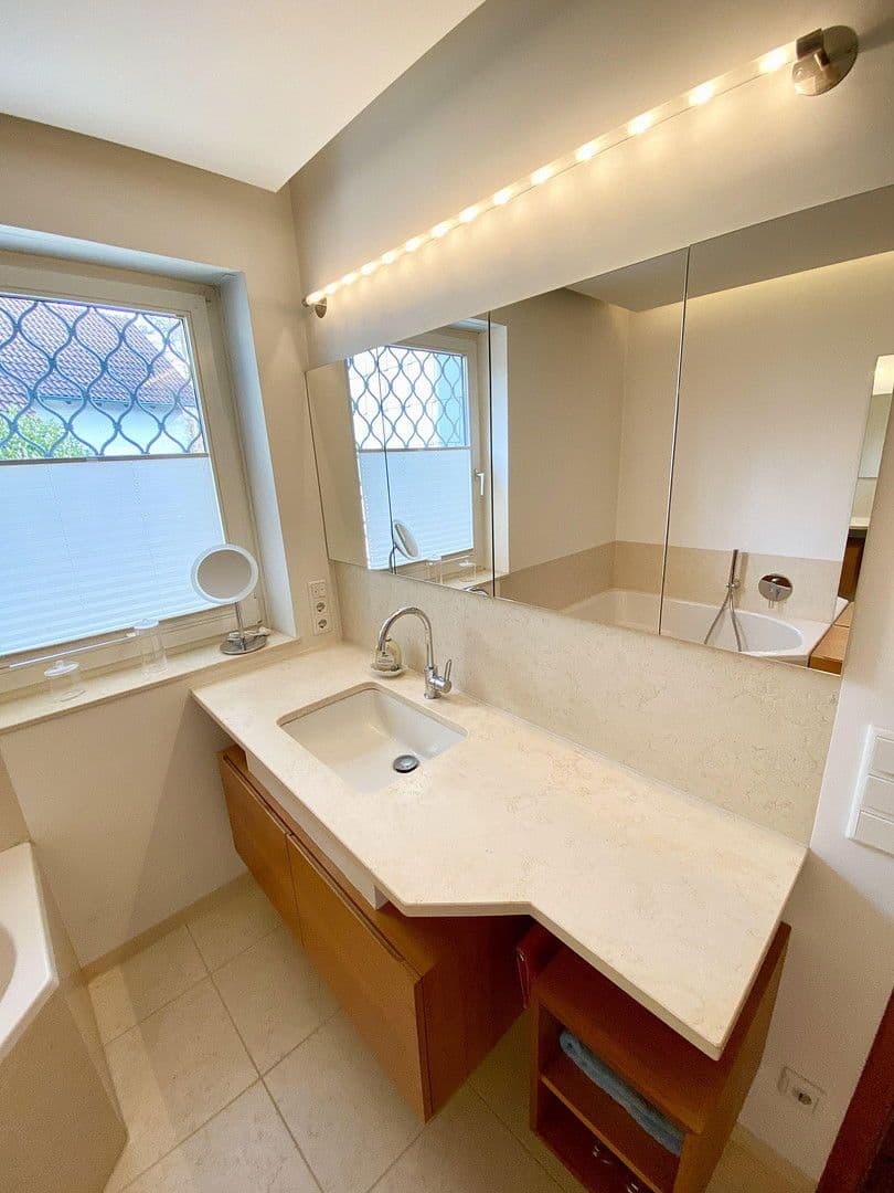 Predaj domu 230 m², pozemek 1.806 m², Am Mühlbach 1, Leinzell, Bádensko-Wurttembersko Predaj domu 230 m², pozemek 1.806 m², Am Mühlbach 1, Leinzell, Bádensko-Wurttembersko