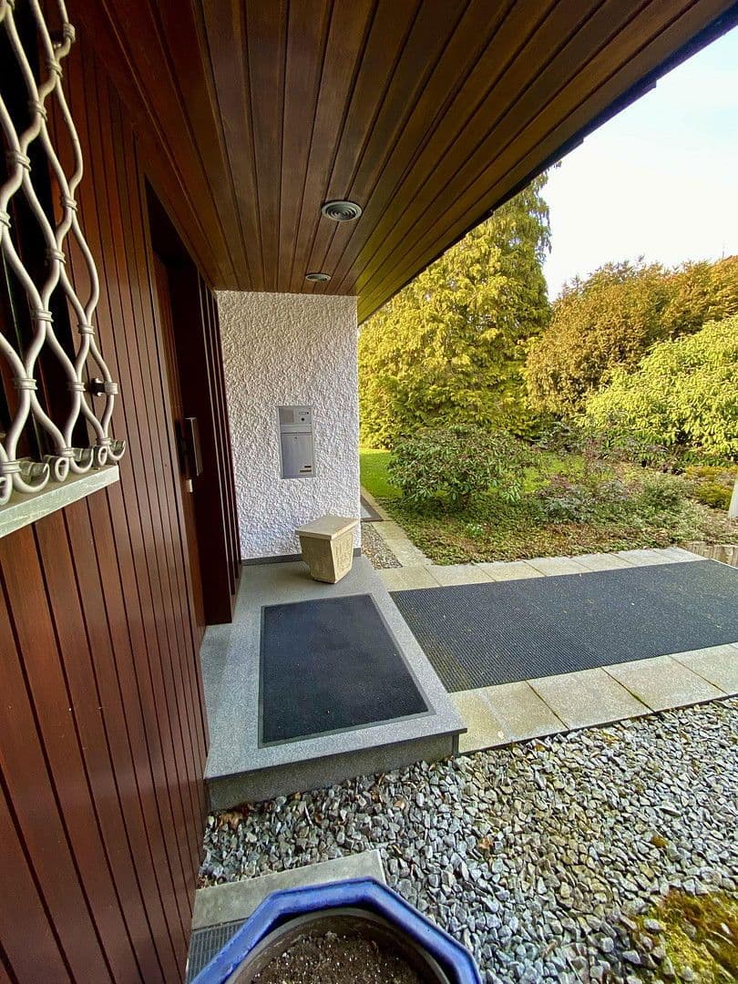 Predaj domu 230 m², pozemek 1.806 m², Am Mühlbach 1, Leinzell, Bádensko-Wurttembersko Predaj domu 230 m², pozemek 1.806 m², Am Mühlbach 1, Leinzell, Bádensko-Wurttembersko