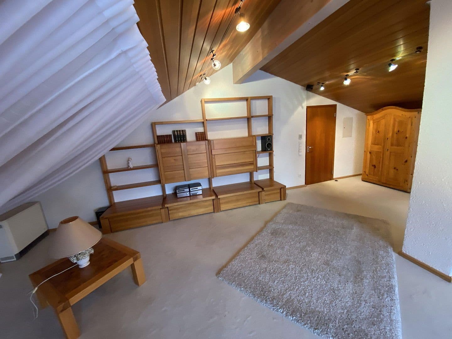 Predaj domu 230 m², pozemek 1.806 m², Am Mühlbach 1, Leinzell, Bádensko-Wurttembersko Predaj domu 230 m², pozemek 1.806 m², Am Mühlbach 1, Leinzell, Bádensko-Wurttembersko