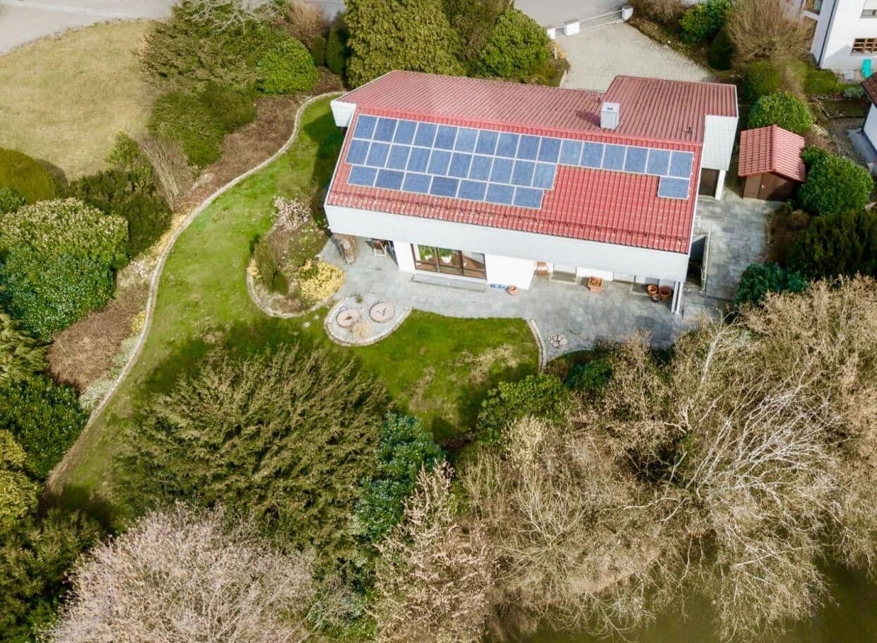 Predaj domu 230 m², pozemek 1.806 m², Am Mühlbach 1, Leinzell, Bádensko-Wurttembersko Predaj domu 230 m², pozemek 1.806 m², Am Mühlbach 1, Leinzell, Bádensko-Wurttembersko