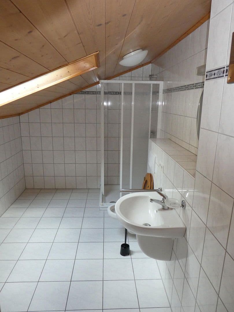 Prenájom domu 190 m², pozemek 300 m², Lerchenstrasse 2, Rodenbach, Porýnie-Falcko Prenájom domu 190 m², pozemek 300 m², Lerchenstrasse 2, Rodenbach, Porýnie-Falcko