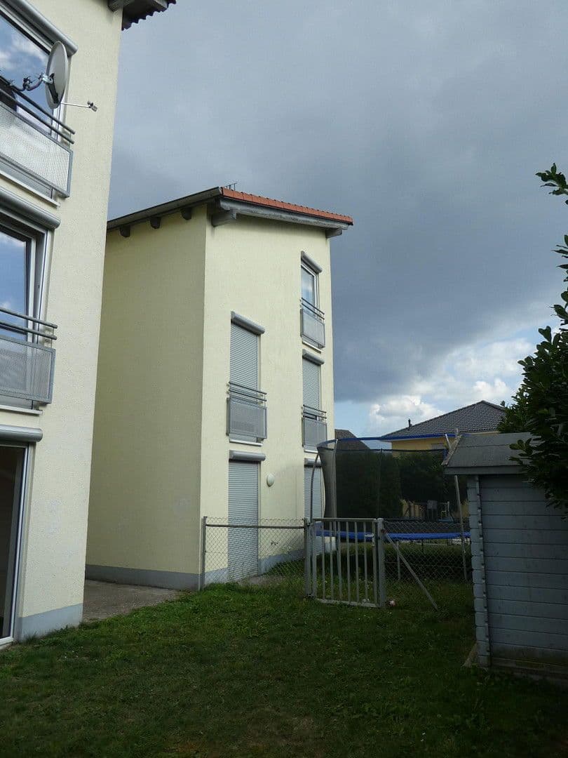 Prenájom domu 190 m², pozemek 300 m², Lerchenstrasse 2, Rodenbach, Porýnie-Falcko Prenájom domu 190 m², pozemek 300 m², Lerchenstrasse 2, Rodenbach, Porýnie-Falcko