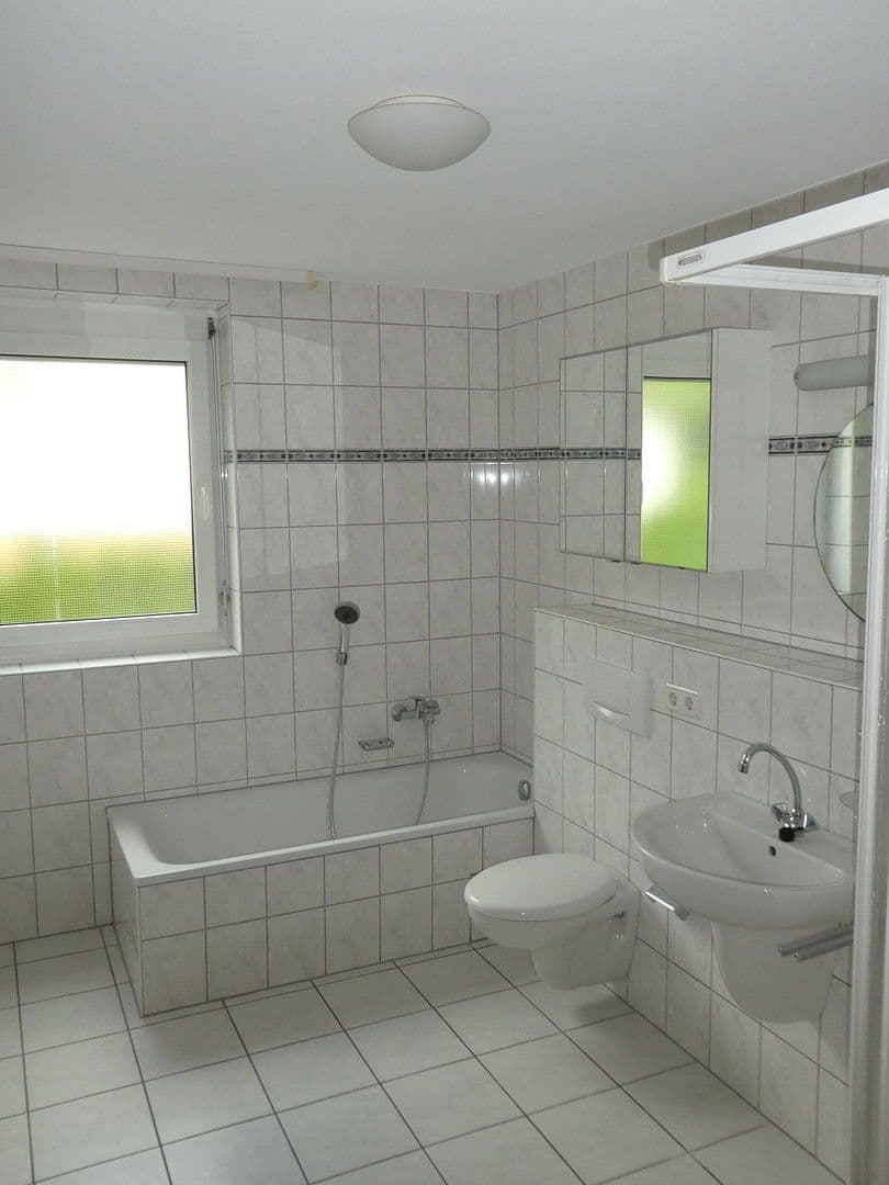 Prenájom domu 190 m², pozemek 300 m², Lerchenstrasse 2, Rodenbach, Porýnie-Falcko Prenájom domu 190 m², pozemek 300 m², Lerchenstrasse 2, Rodenbach, Porýnie-Falcko