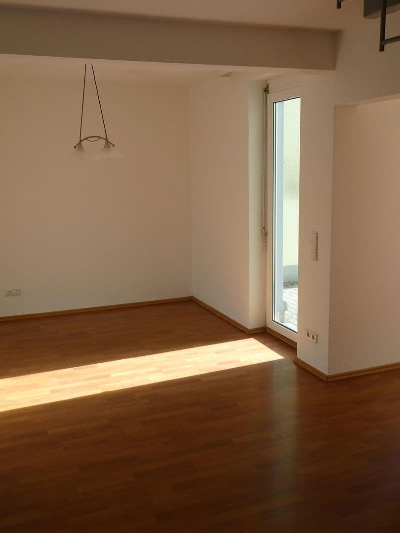 Prenájom domu 190 m², pozemek 300 m², Lerchenstrasse 2, Rodenbach, Porýnie-Falcko Prenájom domu 190 m², pozemek 300 m², Lerchenstrasse 2, Rodenbach, Porýnie-Falcko