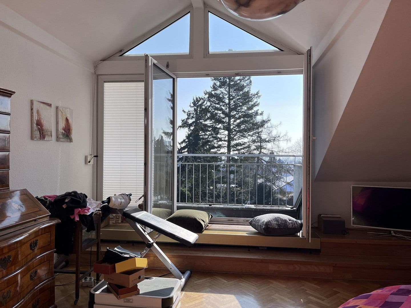 Prenájom bytu 5-izbový 168 m², Frankfurt Seckbach, Hesensko Prenájom bytu 5-izbový 168 m², Frankfurt Seckbach, Hesensko