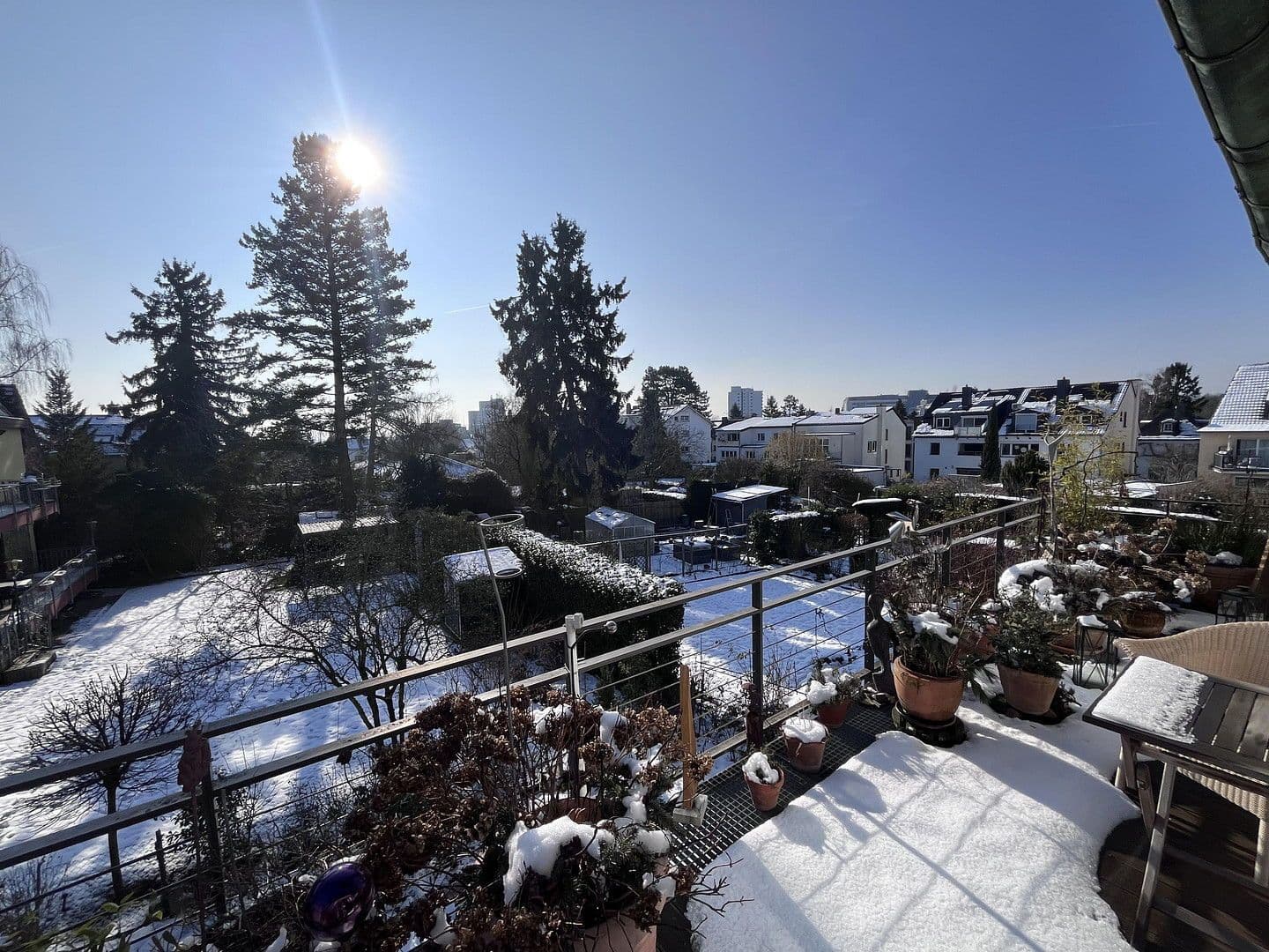 Prenájom bytu 5-izbový 168 m², Frankfurt Seckbach, Hesensko Prenájom bytu 5-izbový 168 m², Frankfurt Seckbach, Hesensko