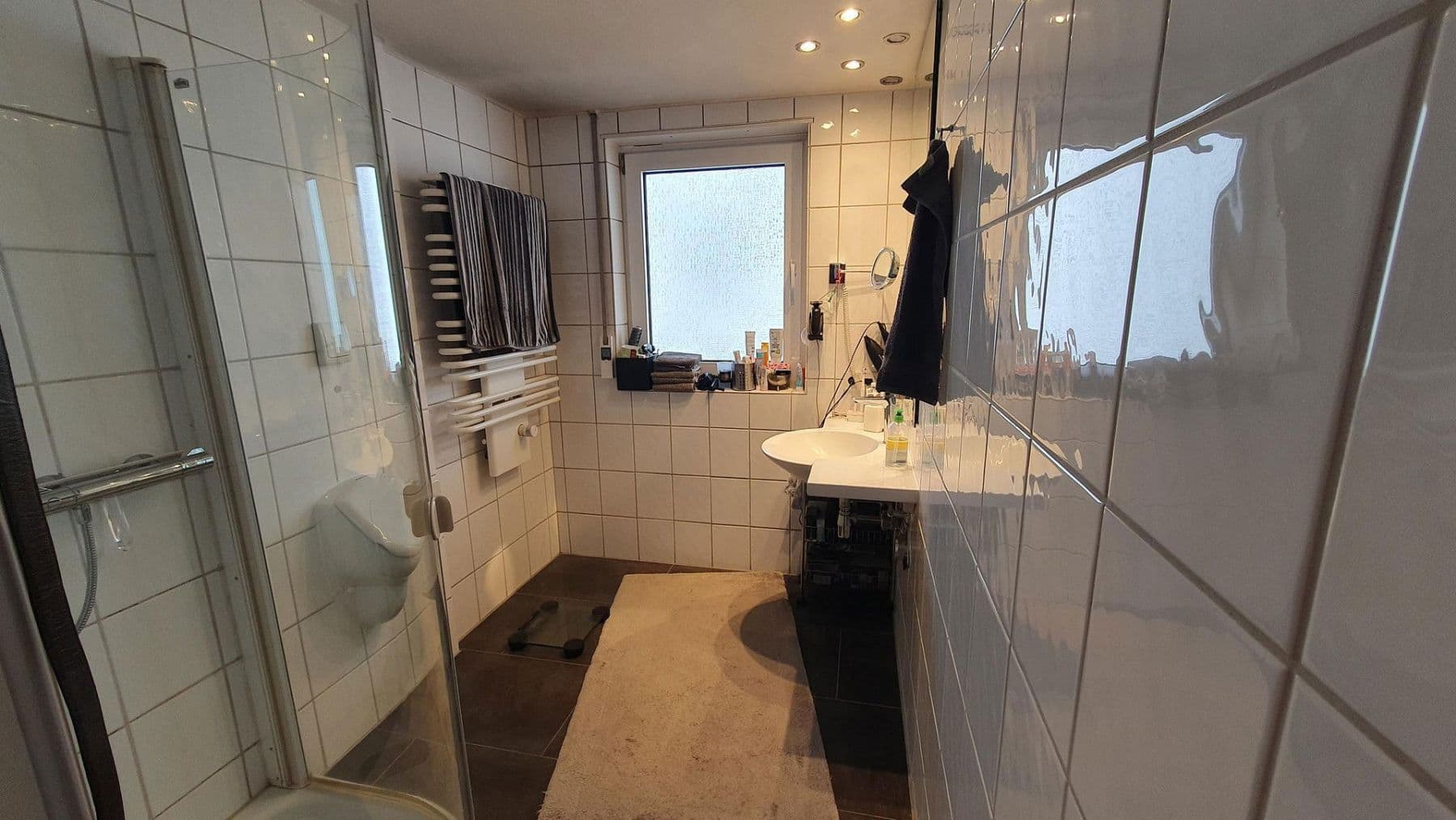 Prenájom bytu 5-izbový 168 m², Frankfurt Seckbach, Hesensko Prenájom bytu 5-izbový 168 m², Frankfurt Seckbach, Hesensko