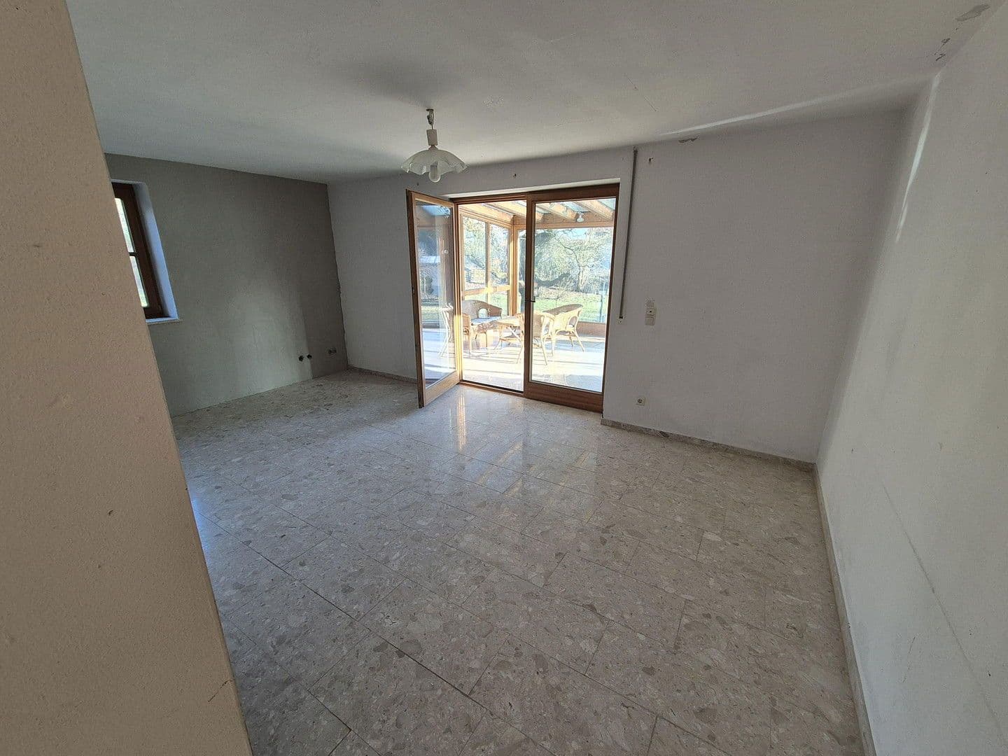 Predaj domu 160 m², pozemek 1.730 m², Engelsberg, Bavorsko Predaj domu 160 m², pozemek 1.730 m², Engelsberg, Bavorsko