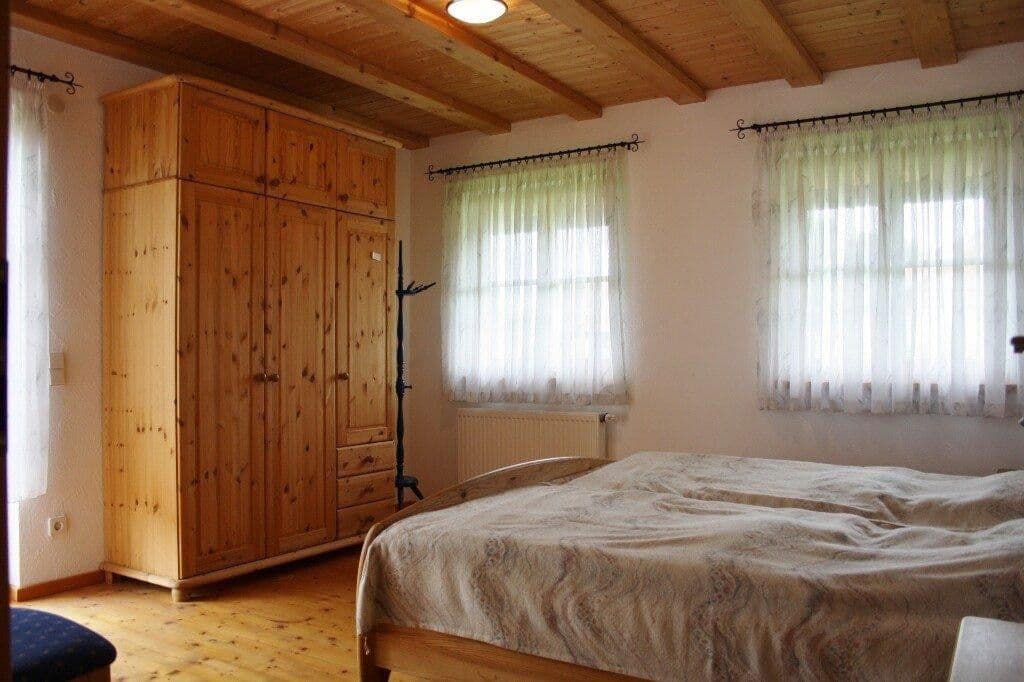 Predaj domu 514 m², pozemek 1.700 m², Hinter`m Buch 10, Sulzberg, Bavorsko Predaj domu 514 m², pozemek 1.700 m², Hinter`m Buch 10, Sulzberg, Bavorsko