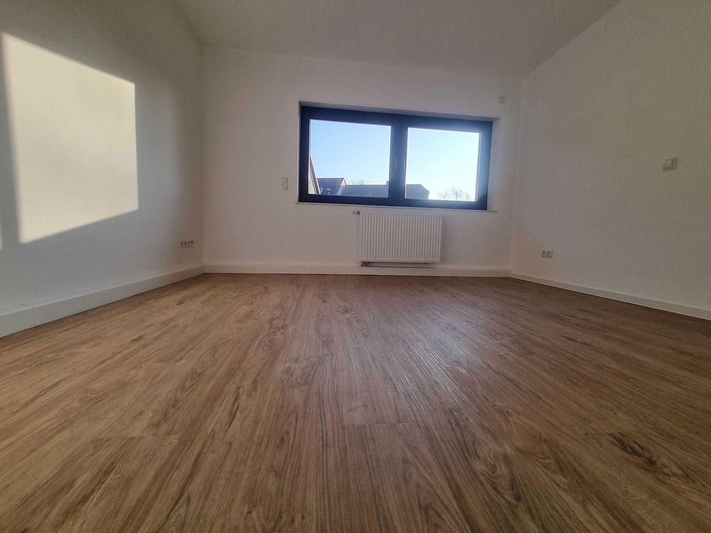 Predaj domu 99 m², pozemek 306 m², Eisenbahnstraße 4a, Steinwenden, Porýnie-Falcko Predaj domu 99 m², pozemek 306 m², Eisenbahnstraße 4a, Steinwenden, Porýnie-Falcko