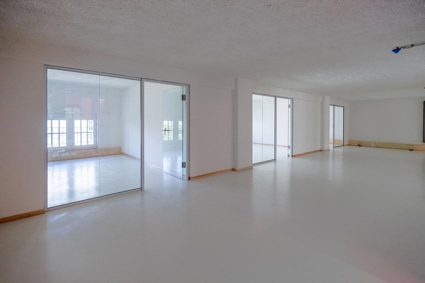 Prenájom kancelárie 17 m², Haßstraße 13/15, Kiel, Šlezvicko-Holštajnsko Prenájom kancelárie 17 m², Haßstraße 13/15, Kiel, Šlezvicko-Holštajnsko