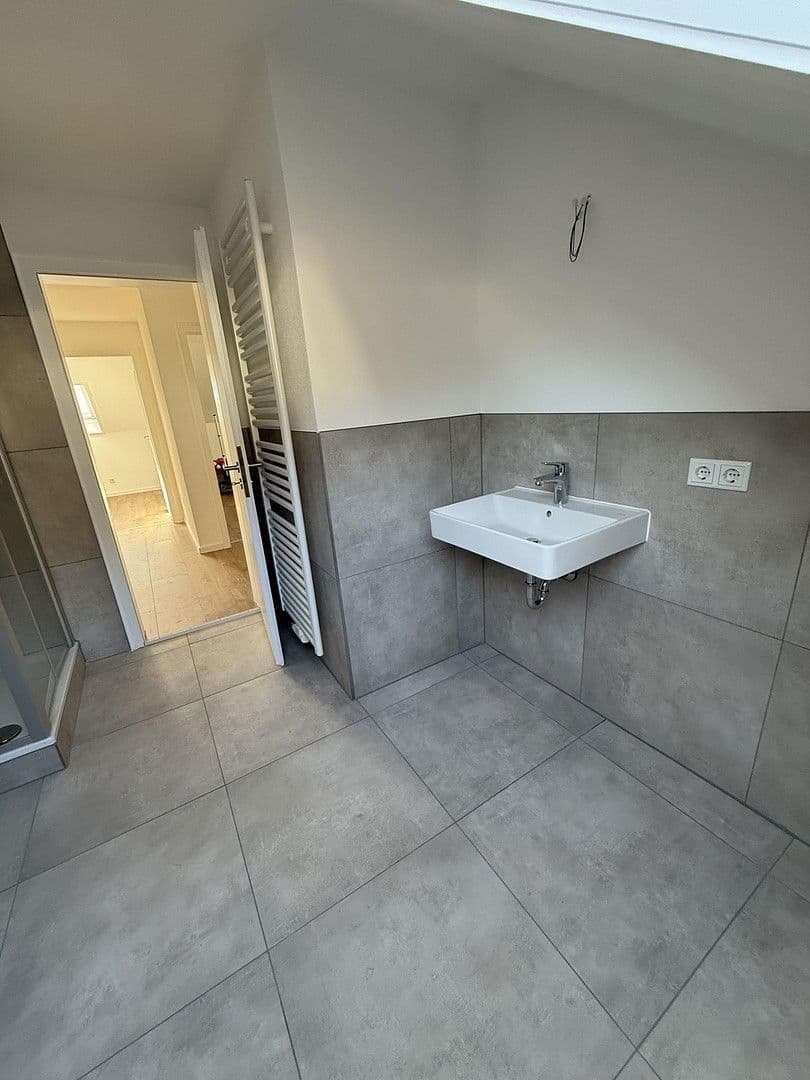 Prenájom bytu 3-izbový 77 m², Laudenbach, Bavorsko Prenájom bytu 3-izbový 77 m², Laudenbach, Bavorsko