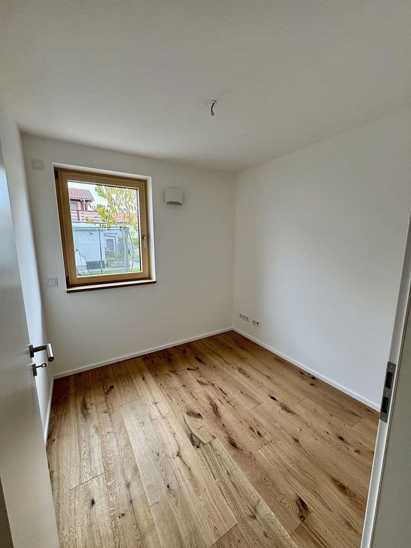 Prenájom bytu 5-izbový 135 m², Happinger Straße 66, Rosenheim, Bavorsko Prenájom bytu 5-izbový 135 m², Happinger Straße 66, Rosenheim, Bavorsko