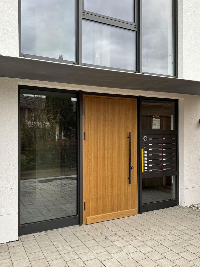 Prenájom bytu 5-izbový 135 m², Happinger Straße 66, Rosenheim, Bavorsko Prenájom bytu 5-izbový 135 m², Happinger Straße 66, Rosenheim, Bavorsko