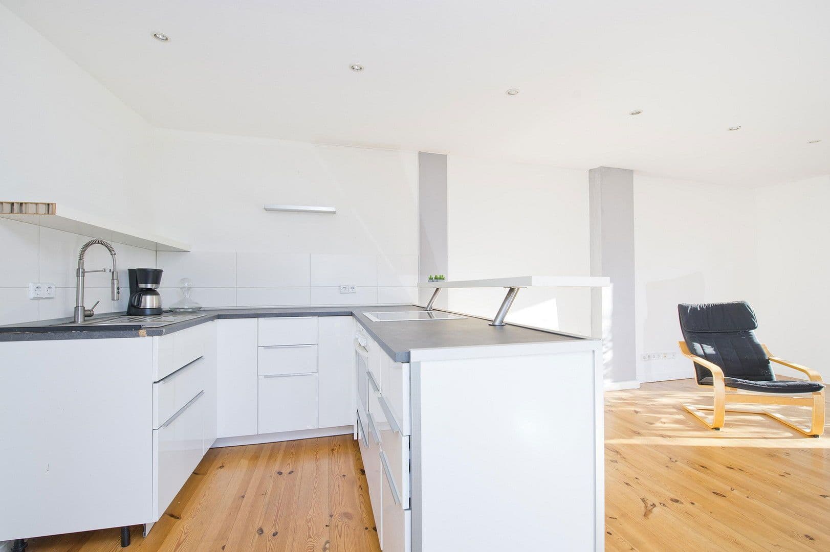 Predaj domu 157 m², pozemek 1.163 m², Berlin, Berlín Predaj domu 157 m², pozemek 1.163 m², Berlin, Berlín