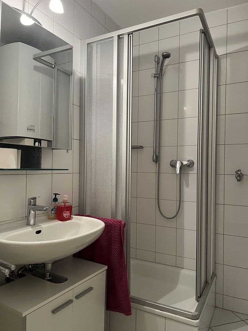 Prenájom bytu 15 m², Ludwig-Windhorst-Str. 9, Karlsruhe, Bádensko-Wurttembersko Prenájom bytu 15 m², Ludwig-Windhorst-Str. 9, Karlsruhe, Bádensko-Wurttembersko