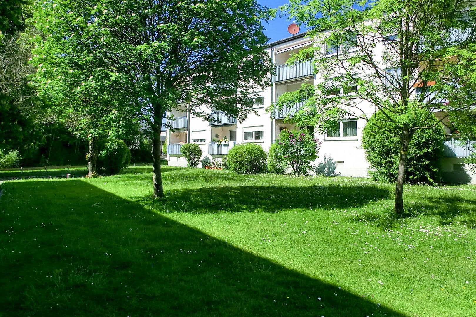 Prenájom bytu 3-izbový 80 m², Länderöschstr. 26, Friedrichshafen, Bádensko-Wurttembersko Prenájom bytu 3-izbový 80 m², Länderöschstr. 26, Friedrichshafen, Bádensko-Wurttembersko