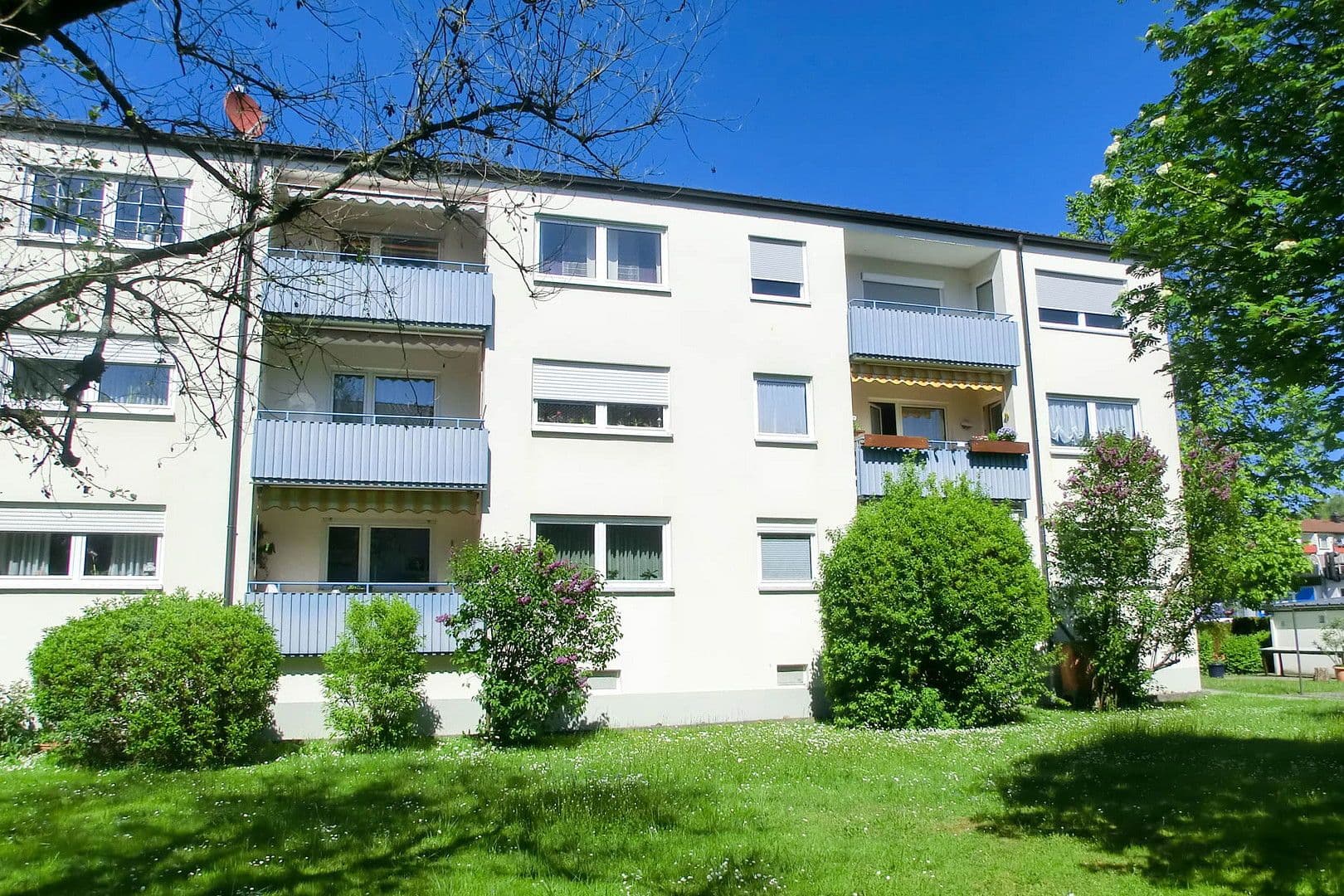 Prenájom bytu 3-izbový 80 m², Länderöschstr. 26, Friedrichshafen, Bádensko-Wurttembersko Prenájom bytu 3-izbový 80 m², Länderöschstr. 26, Friedrichshafen, Bádensko-Wurttembersko