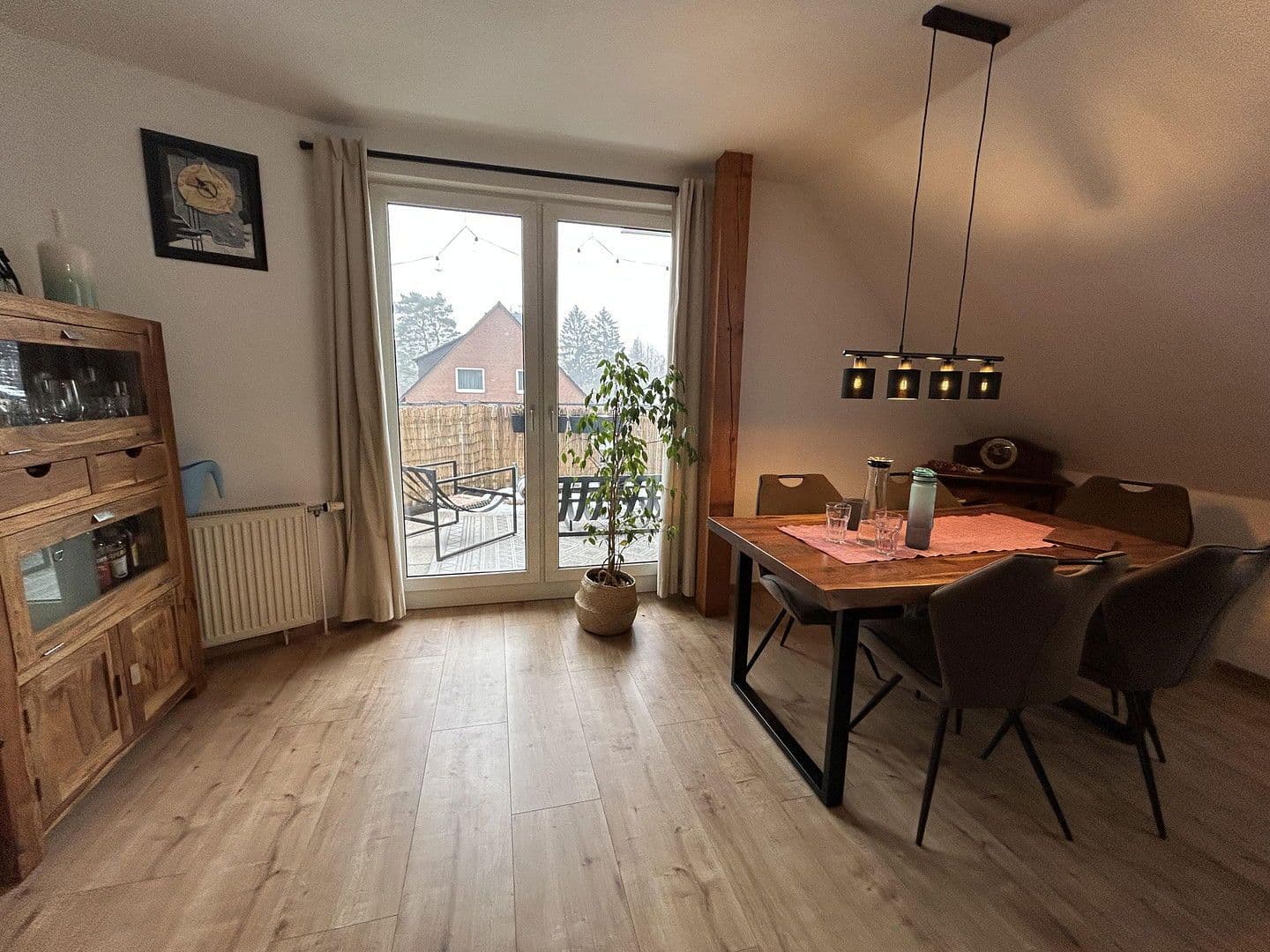 Prenájom bytu 3-izbový 84 m², Hannover, Dolné Sasko Prenájom bytu 3-izbový 84 m², Hannover, Dolné Sasko