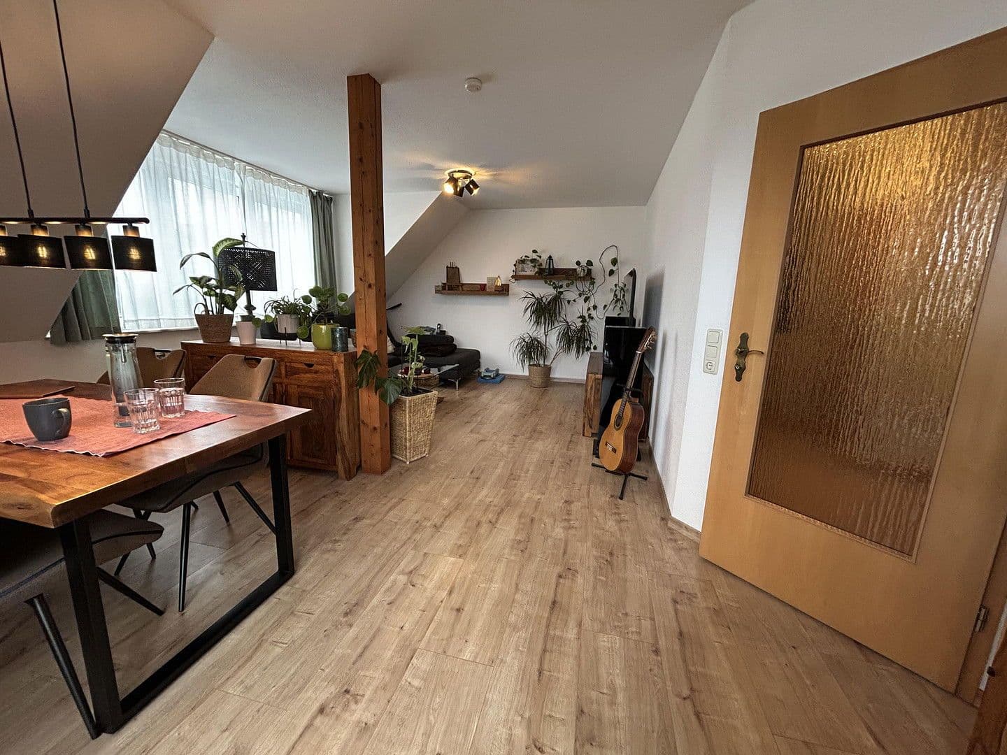 Prenájom bytu 3-izbový 84 m², Hannover, Dolné Sasko Prenájom bytu 3-izbový 84 m², Hannover, Dolné Sasko