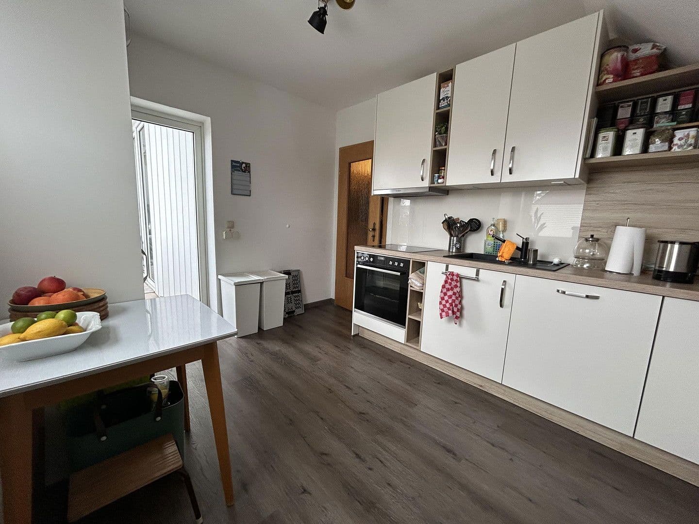 Prenájom bytu 3-izbový 84 m², Hannover, Dolné Sasko Prenájom bytu 3-izbový 84 m², Hannover, Dolné Sasko