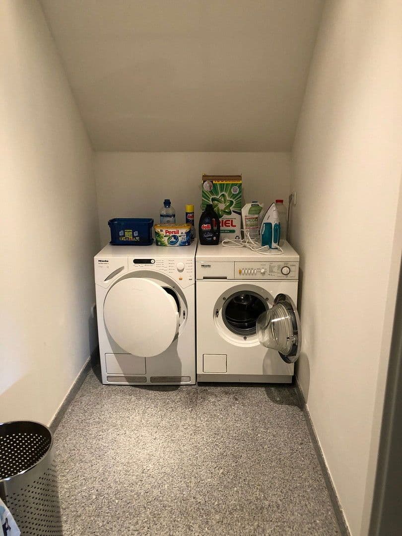 Prenájom bytu 5-izbový 190 m², Lechtenbergweg 29, Münster, Severné Porýnie - Westfálsko Prenájom bytu 5-izbový 190 m², Lechtenbergweg 29, Münster, Severné Porýnie - Westfálsko