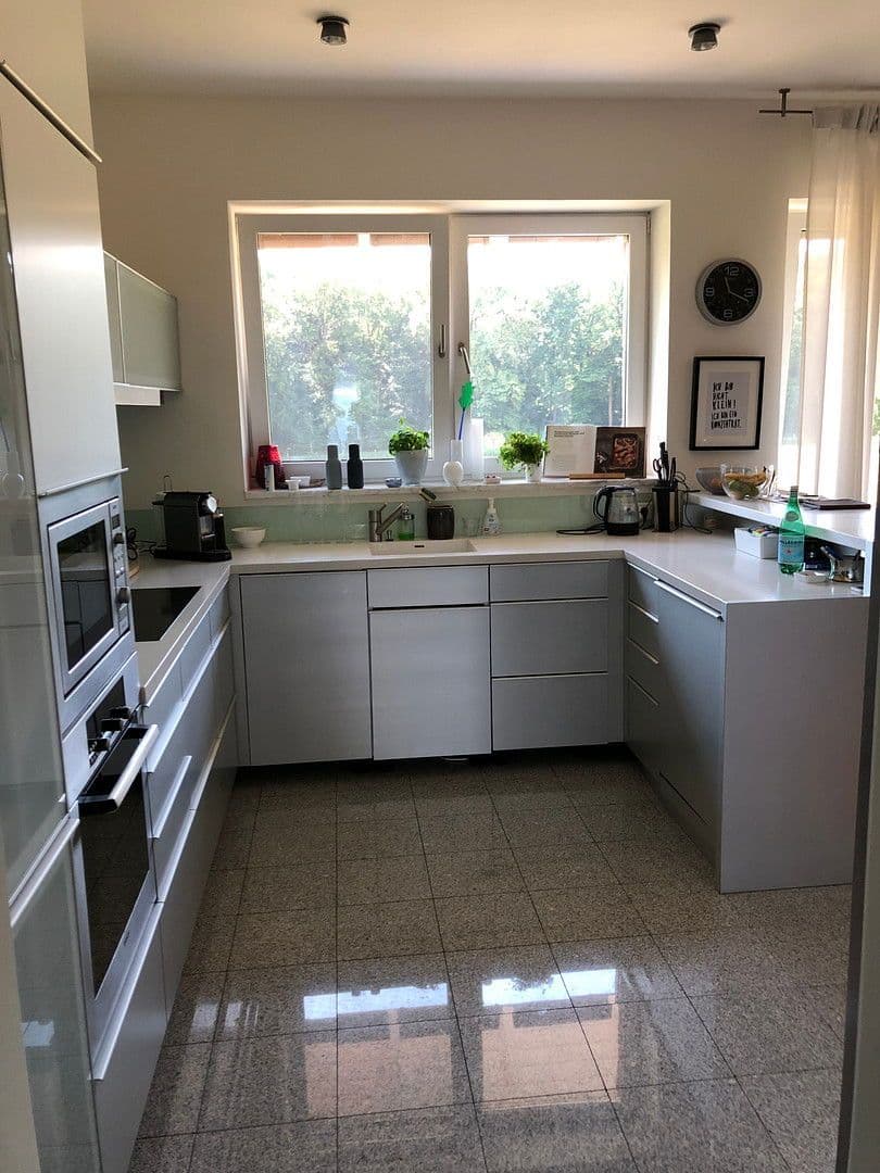 Prenájom bytu 5-izbový 190 m², Lechtenbergweg 29, Münster, Severné Porýnie - Westfálsko Prenájom bytu 5-izbový 190 m², Lechtenbergweg 29, Münster, Severné Porýnie - Westfálsko