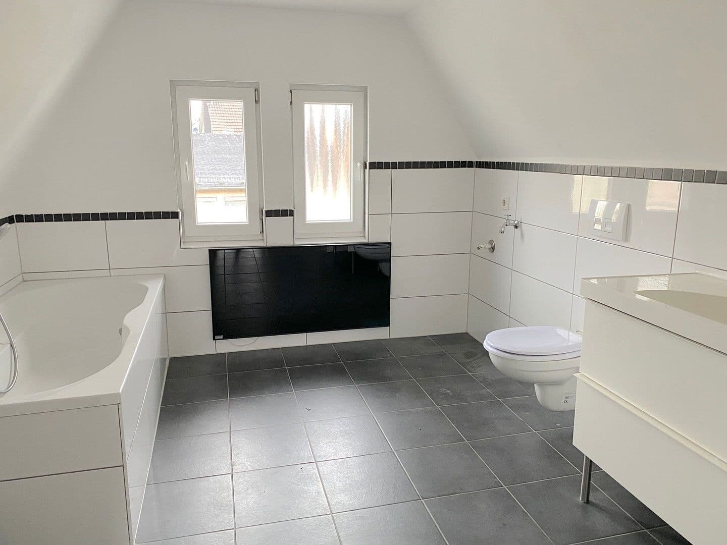 Prenájom bytu 3-izbový 70 m², Poststr.11, Dillenburg, Hesensko Prenájom bytu 3-izbový 70 m², Poststr.11, Dillenburg, Hesensko