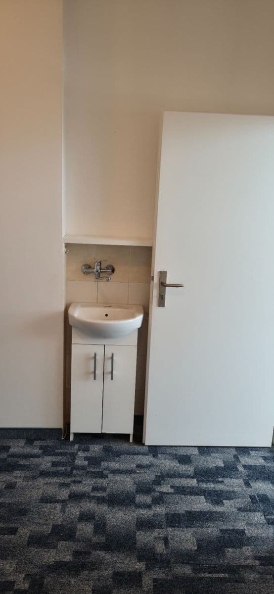 Prenájom kancelárie 37 m², Mírové náměstí, Ostrava, Moravskoslezský kraj Prenájom kancelárie 37 m², Mírové náměstí, Ostrava, Moravskoslezský kraj