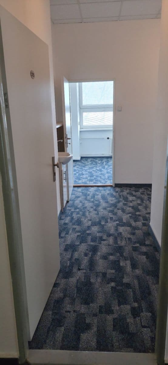 Prenájom kancelárie 37 m², Mírové náměstí, Ostrava, Moravskoslezský kraj Prenájom kancelárie 37 m², Mírové náměstí, Ostrava, Moravskoslezský kraj