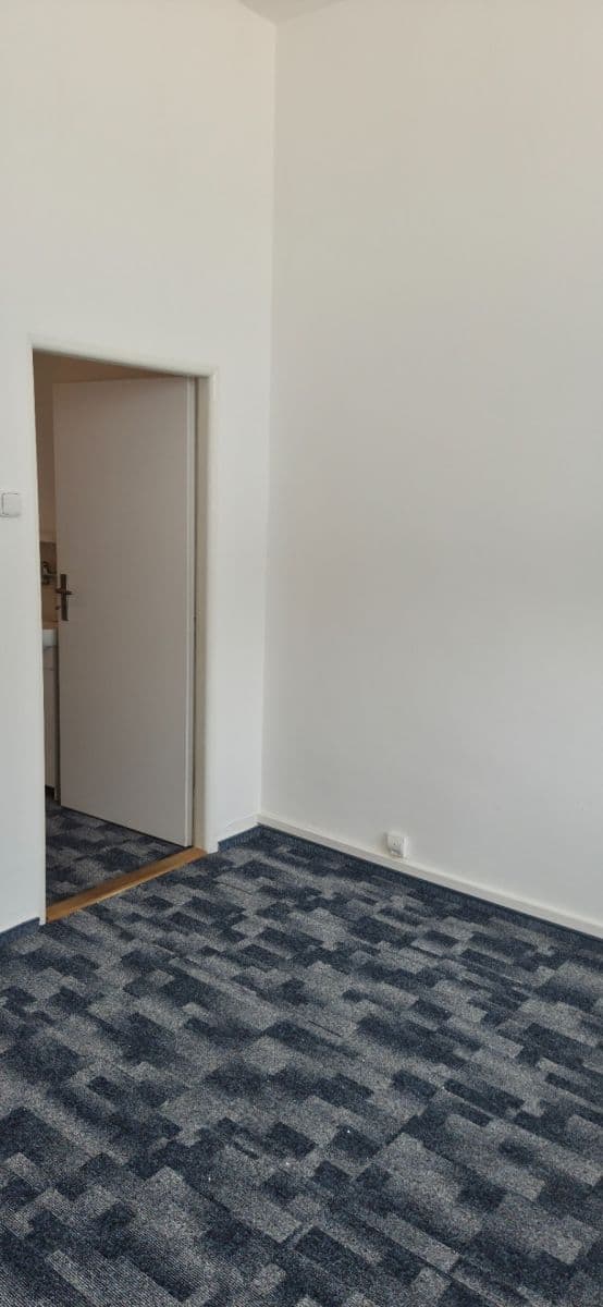 Prenájom kancelárie 37 m², Mírové náměstí, Ostrava, Moravskoslezský kraj Prenájom kancelárie 37 m², Mírové náměstí, Ostrava, Moravskoslezský kraj
